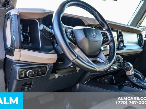 Used 2023 Ford Bronco Wildtrak image 28