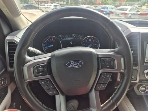 Used 2018 Ford Expedition Platinum RWD image 39