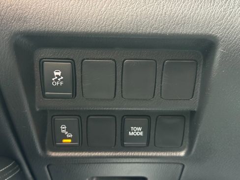 Used 2019 Nissan Pathfinder SV FWD image 16