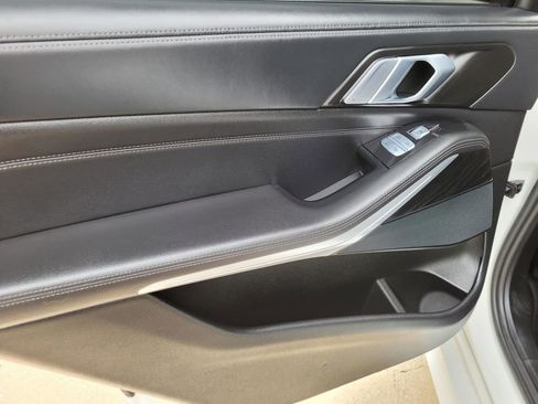Used 2022 BMW X7 xDrive40i w/ M Sport Package image 18