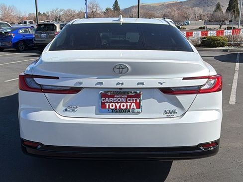 Used 2025 Toyota Camry XLE image 4