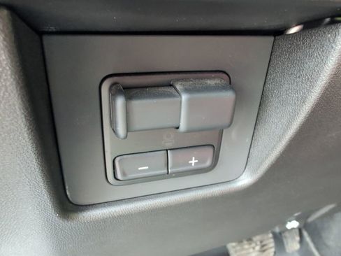 Used 2025 GMC Canyon AT4 image 17