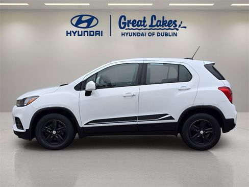 Used 2020 Chevrolet Trax LS image 2