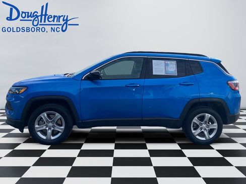 Used 2024 Jeep Compass Latitude AWD/4WD image 2