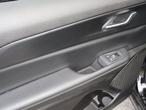 Used 2023 Jeep Grand Cherokee L Laredo image 16