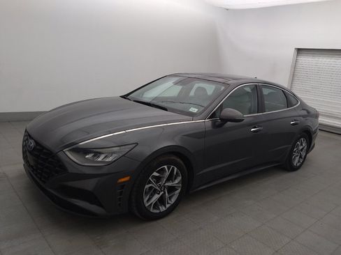Used 2023 Hyundai Sonata SEL w/ Convenience Package FWD image 2