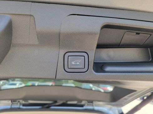 Used 2023 GMC Acadia Denali w/ Denali Ultimate Package image 9