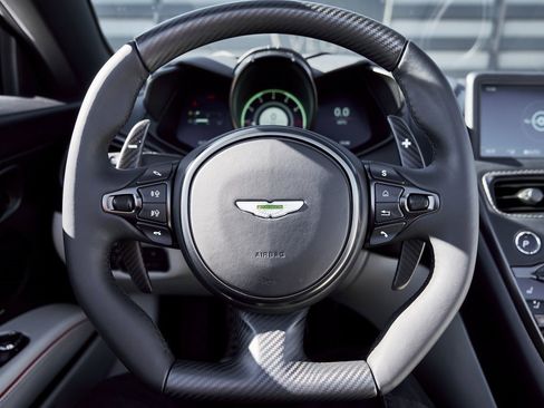 Used 2023 Aston Martin DBS Volante image 55