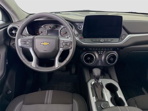 Used 2024 Chevrolet Blazer LT w/ Convenience Package image 2