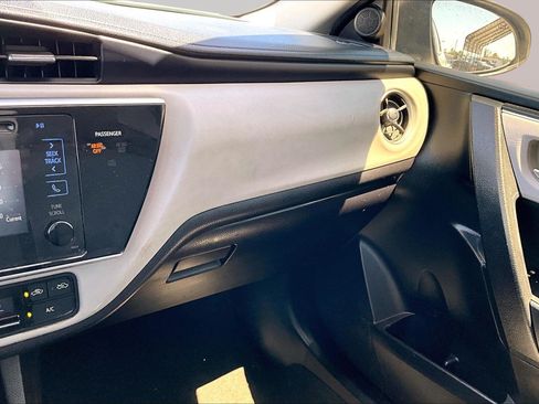 Used 2017 Toyota Corolla LE w/ Carpet Mat Package (TMS) FWD image 10
