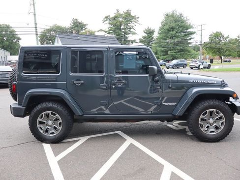 Used 2017 Jeep Wrangler Unlimited Rubicon w/ Connectivity Group AWD/4WD image 5