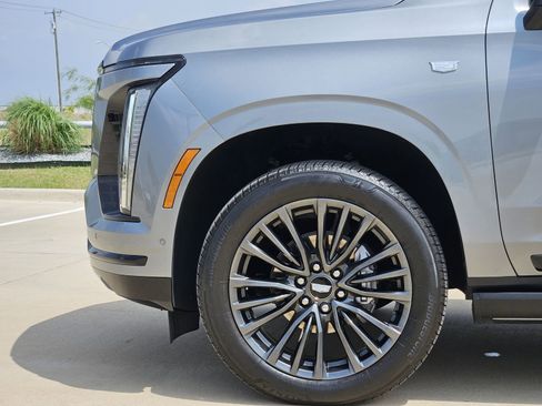 Certified 2026 Cadillac Escalade Platinum Sport AWD/4WD image 11