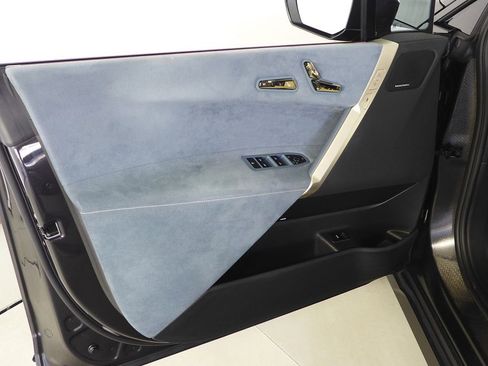 Certified 2023 BMW iX xDrive50 image 10