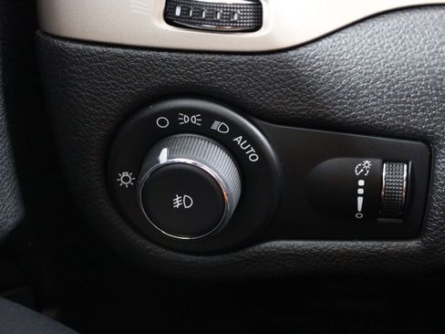 Used 2018 Jeep Cherokee Latitude image 36