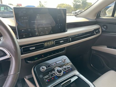 Certified 2021 Lincoln Nautilus Reserve w/ Equipment Group 201A image 14