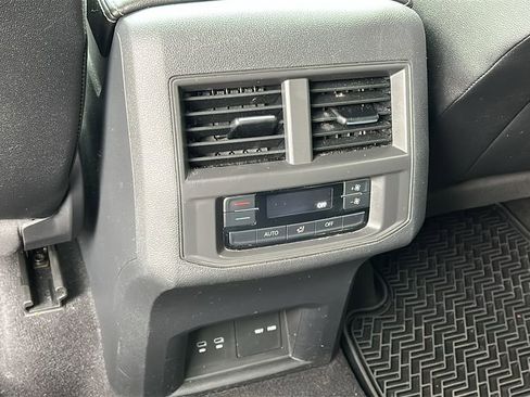 Used 2022 Volkswagen Atlas SE AWD/4WD image 25