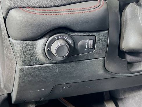 Used 2024 Dodge Durango GT image 12