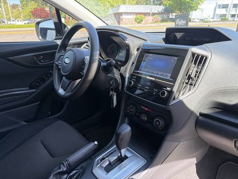 Used 2019 Subaru Crosstrek 2.0i AWD/4WD image 19