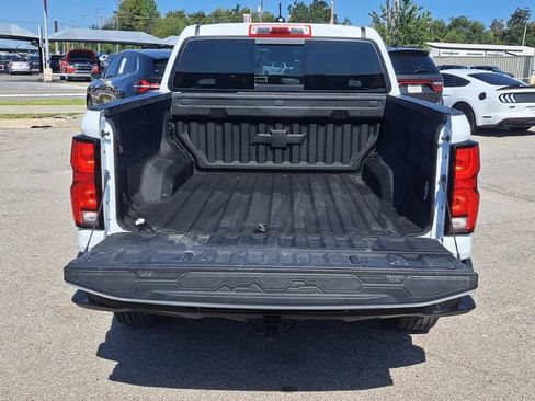 Used 2024 Chevrolet Colorado Z71 w/ Z71 Convenience Package 2 AWD/4WD image 10