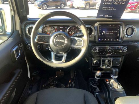 Used 2023 Jeep Gladiator Overland image 5