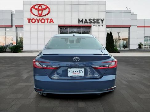 Used 2026 Toyota Camry SE FWD image 4