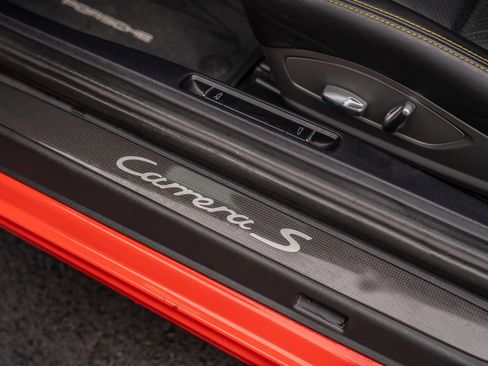 Used 2019 Porsche 911 Carrera S image 11