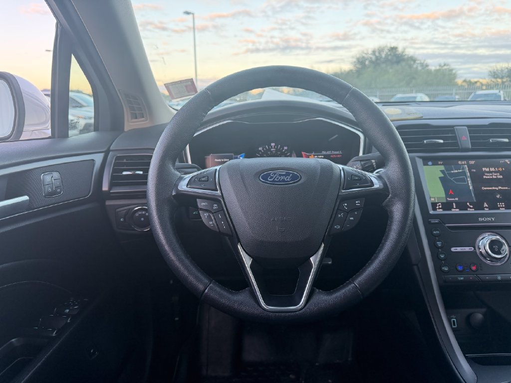 Used 2019 Ford Fusion Titanium FWD image 8