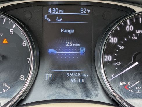 Used 2015 Nissan Rogue SV w/ SV Premium Package AWD/4WD image 23