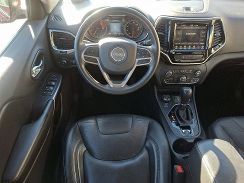 Used 2019 Jeep Cherokee Limited image 11