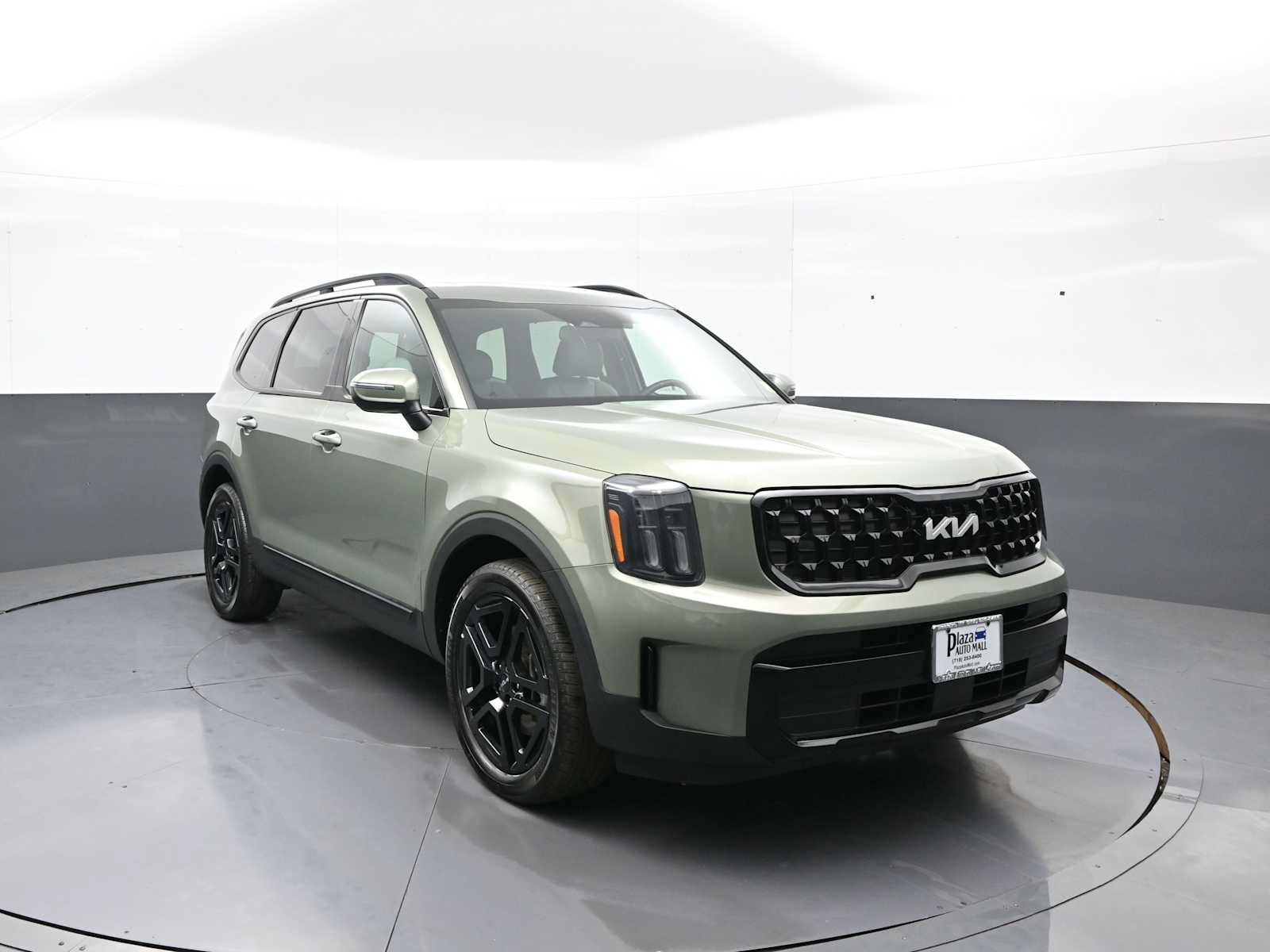Used 2024 Kia Telluride EX X-Line AWD/4WD image 2