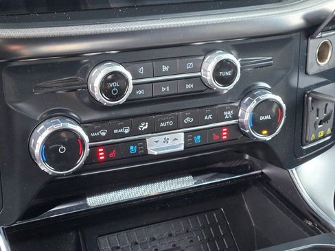 Used 2023 Ford F150 Platinum image 28