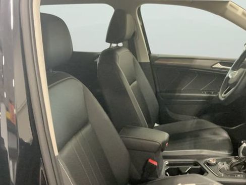 Certified 2024 Volkswagen Tiguan SE AWD/4WD image 12