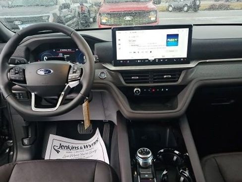 New 2026 Ford Explorer Platinum image 6