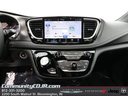 New 2026 Chrysler Pacifica Select w/ S Appearance Package AWD/4WD image 14