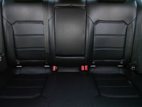 Used 2017 Volkswagen Passat 1.8T R-Line image 14