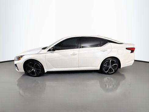 Used 2023 Nissan Altima 2.5 SR FWD image 6