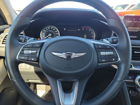 Used 2023 Genesis G70 2.0T image 15