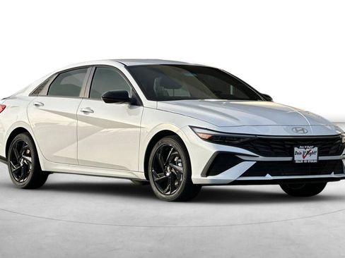 Used 2026 Hyundai Elantra Sport FWD image 11