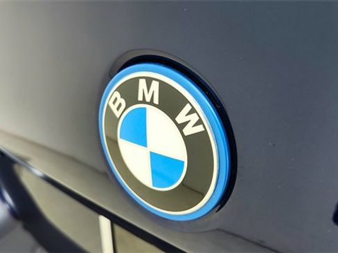 Used 2025 BMW i5 eDrive40i w/ M Sport Package image 16