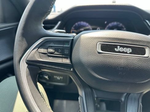 Used 2024 Jeep Grand Cherokee Altitude AWD/4WD image 41