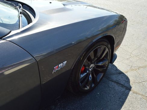Used 2014 Dodge Challenger SRT8 w/ Harman/Kardon Audio Group RWD image 10