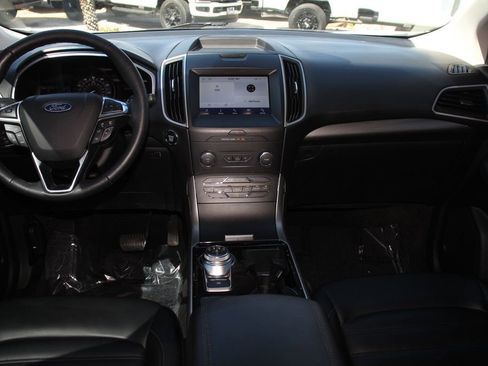 Used 2020 Ford Edge SEL w/ Convenience Package FWD image 17