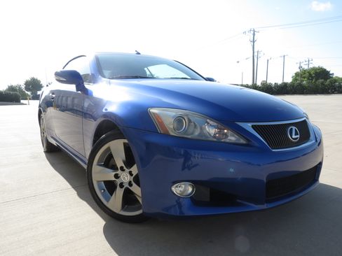 Used 2010 Lexus IS 250C RWD image 2