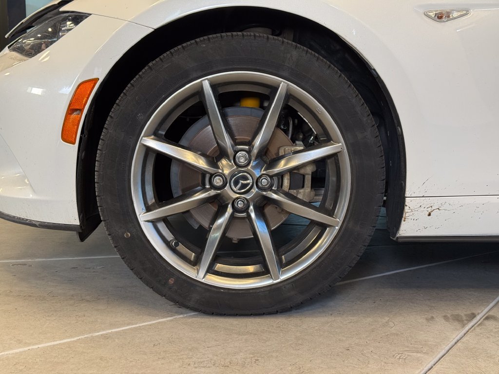 Used 2021 MAZDA MX-5 Miata Grand Touring RWD image 21