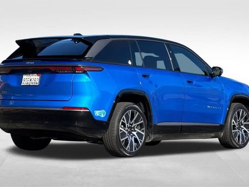 Used 2025 Jeep Wagoneer S Limited image 4