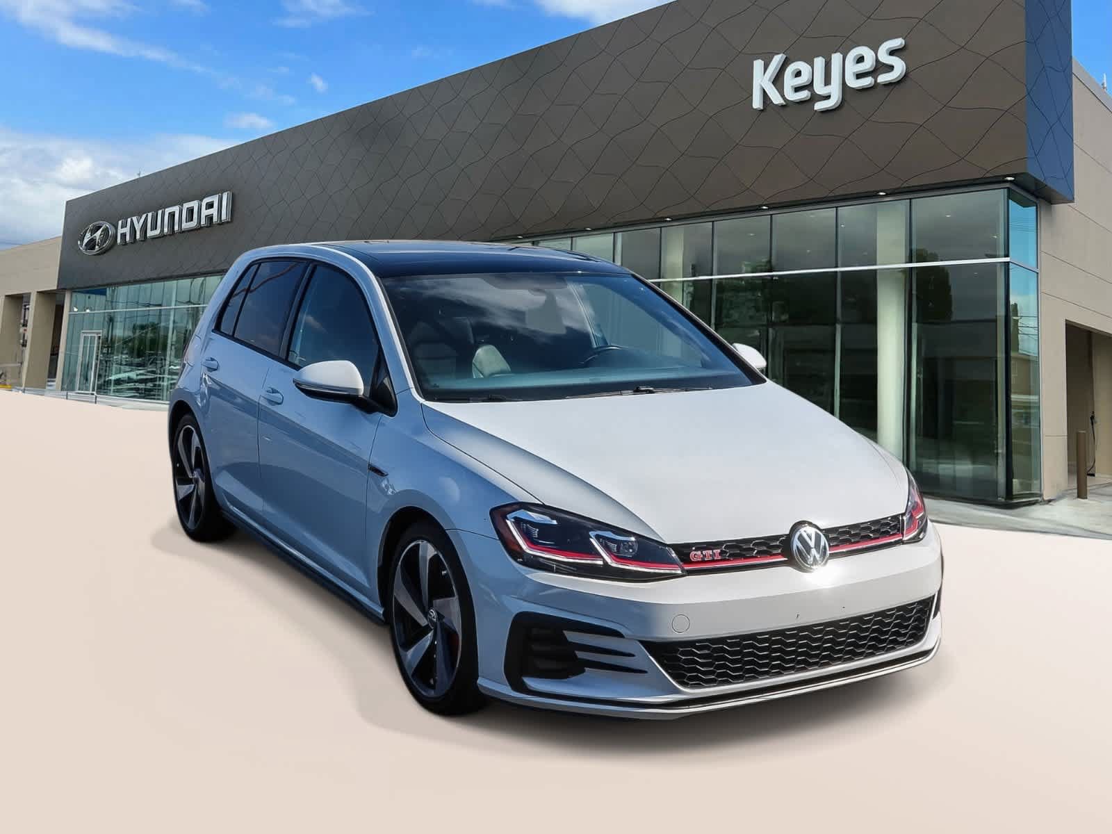 Used 2019 Volkswagen GTI SE FWD image 3