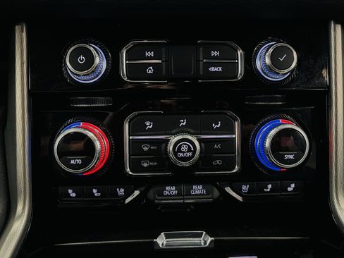 Used 2022 GMC Yukon Denali AWD/4WD image 62