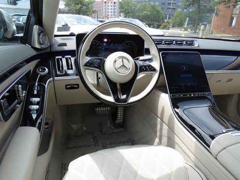 Used 2024 Mercedes-Benz S 580 4MATIC Sedan image 12