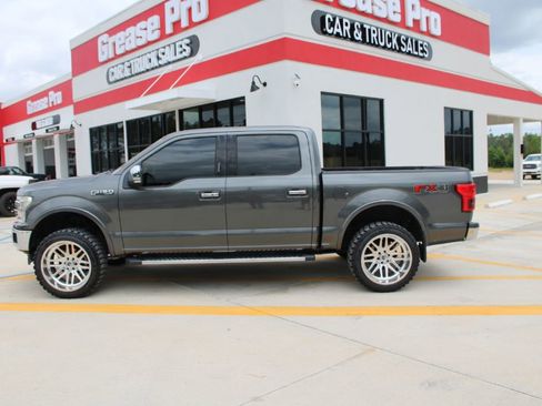 Used 2018 Ford F150 Lariat w/ Equipment Group 502A Luxury AWD/4WD image 4