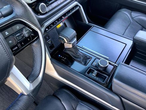 Used 2023 Toyota Tundra Platinum image 16